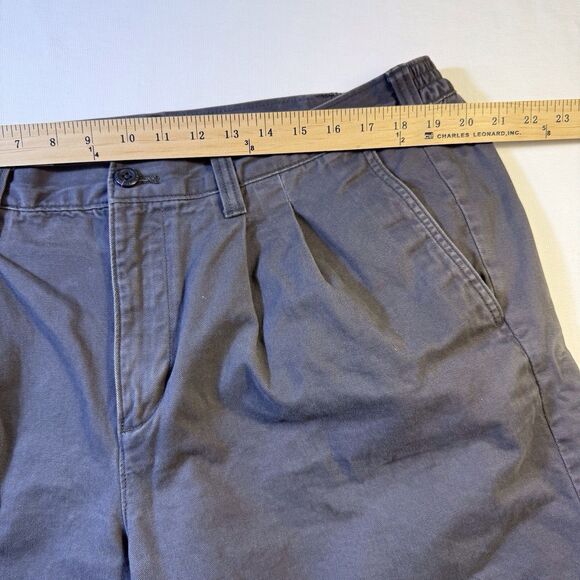 Eddie Bauer Shorts Gray Chino Pleated Front Size 38 Small Mark See Photo Elastic - Picture 5 of 12